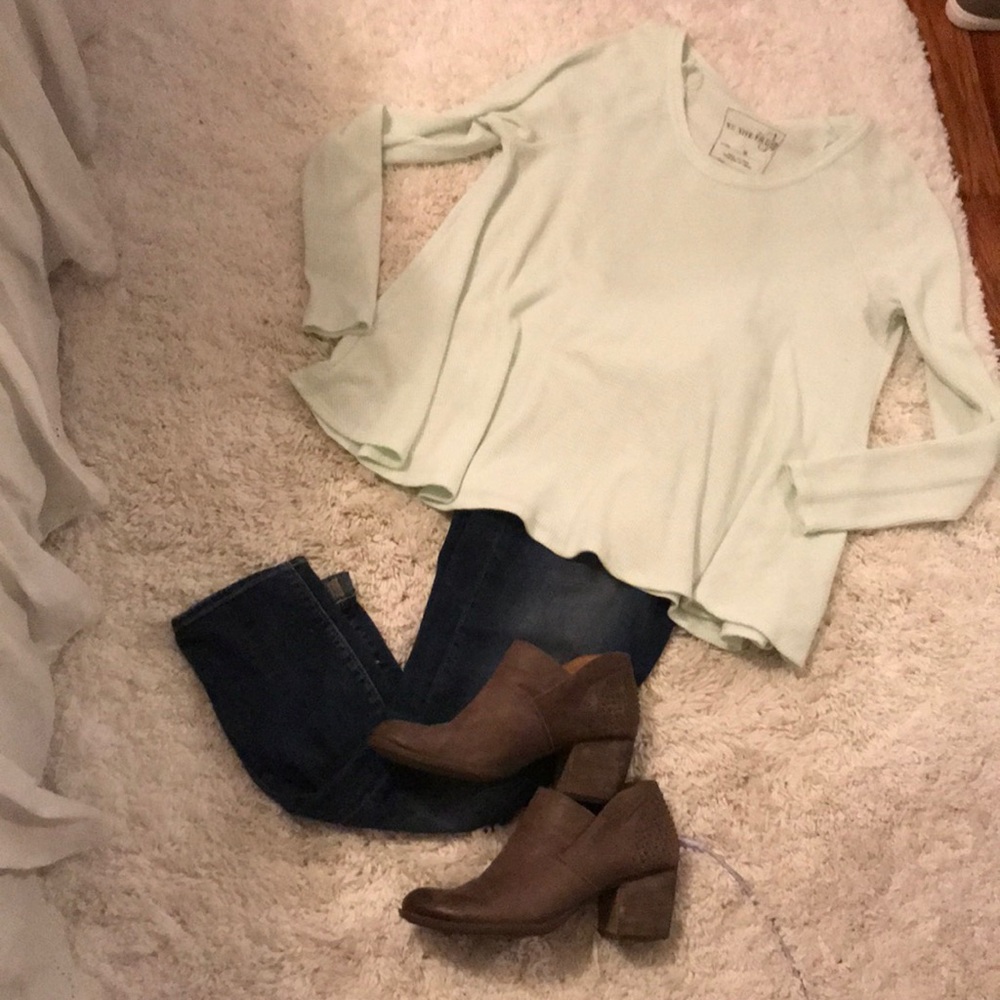 Light turquoise we the free a line thermal